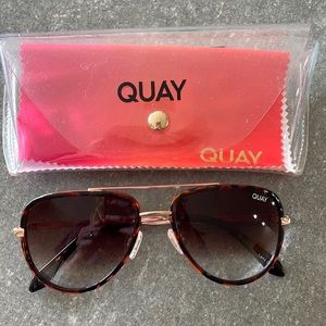 Brand new Quay Aviator sunglasses. Never worn